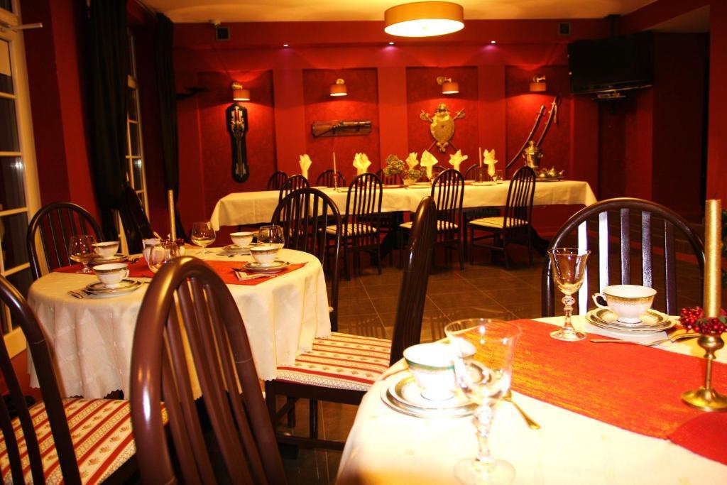 Gosciniec Rycerski Bed and Breakfast Paprotki Esterno foto