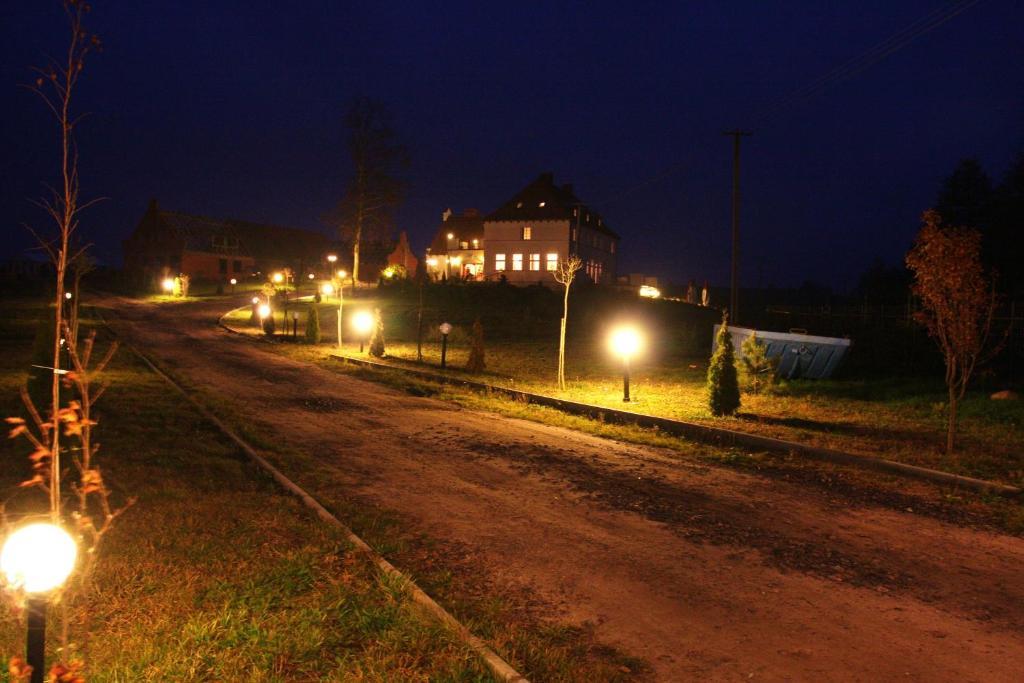 Gosciniec Rycerski Bed and Breakfast Paprotki Esterno foto
