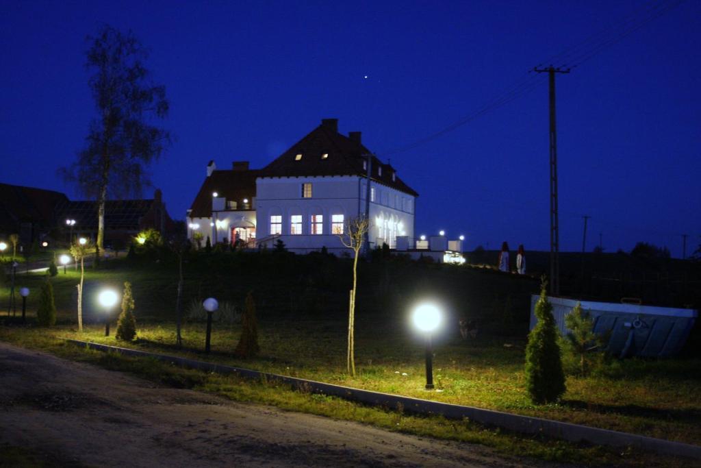 Gosciniec Rycerski Bed and Breakfast Paprotki Esterno foto