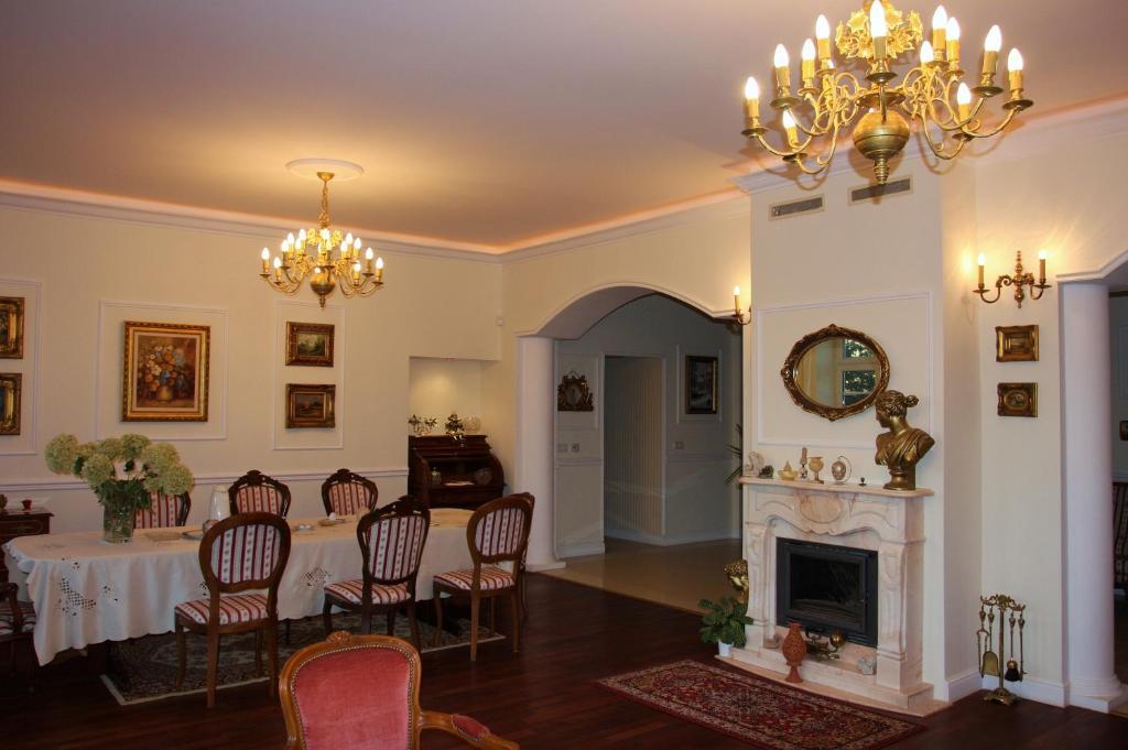 Gosciniec Rycerski Bed and Breakfast Paprotki Esterno foto
