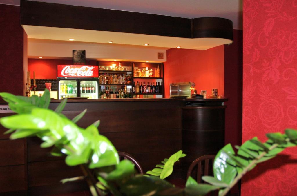 Gosciniec Rycerski Bed and Breakfast Paprotki Esterno foto