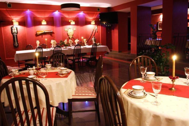 Gosciniec Rycerski Bed and Breakfast Paprotki Esterno foto