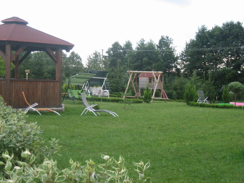 Gosciniec Rycerski Bed and Breakfast Paprotki Esterno foto